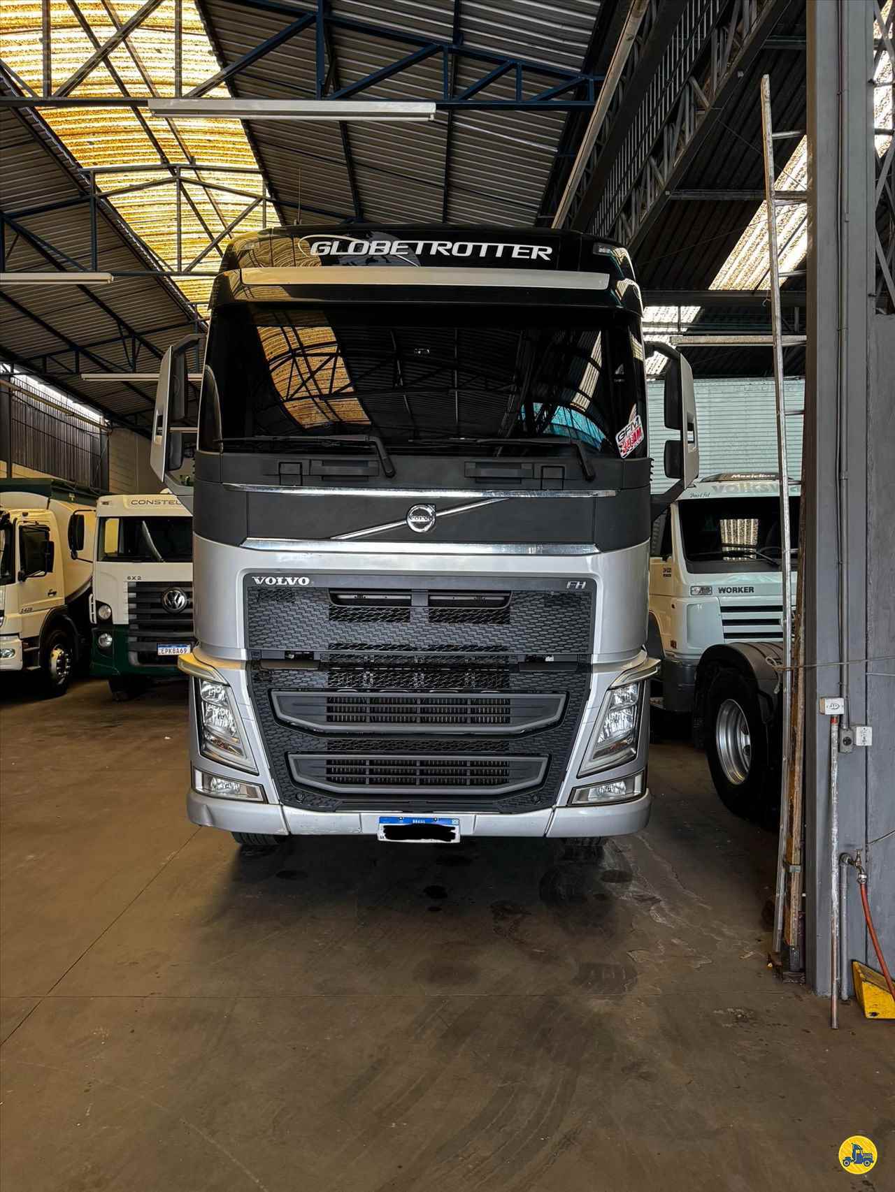 VOLVO FH 460 de Talarico Caminhões